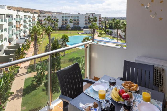 AlmeriaSuite Palm Beach Pool & Golf Apartments