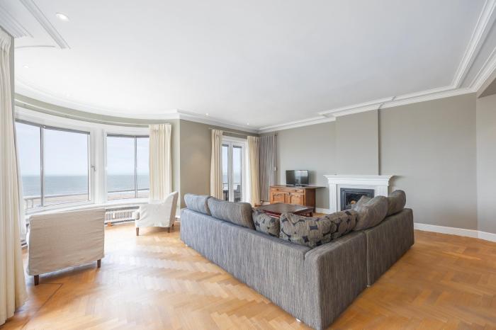 LECOMTE - Beach View 47