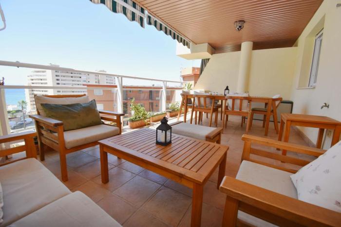 Beach 3br Pool Parking Sleeps 7