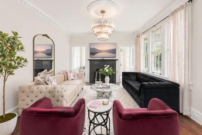 White Modern Retreat Near Fort Moore & Downtown