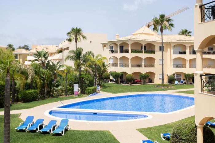 Centralgarve - Modern 2BR Apartment wPool in Vilamoura - Praia Village