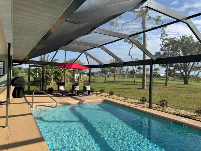 NEW! 19th Hole Hideaway! Amazing Golf course views