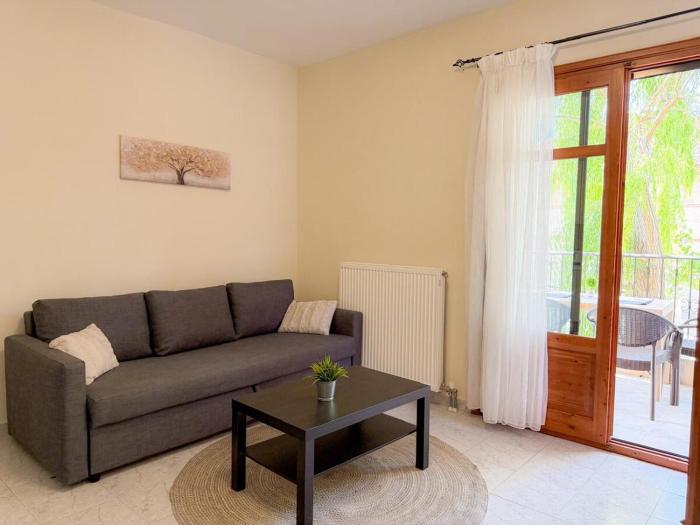 Cosy Stay Apartment 2 with View Kalandra