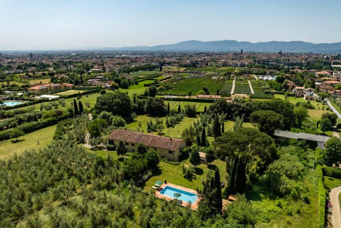 VILLA COLLEGIGLIATO 8, Emma Villas