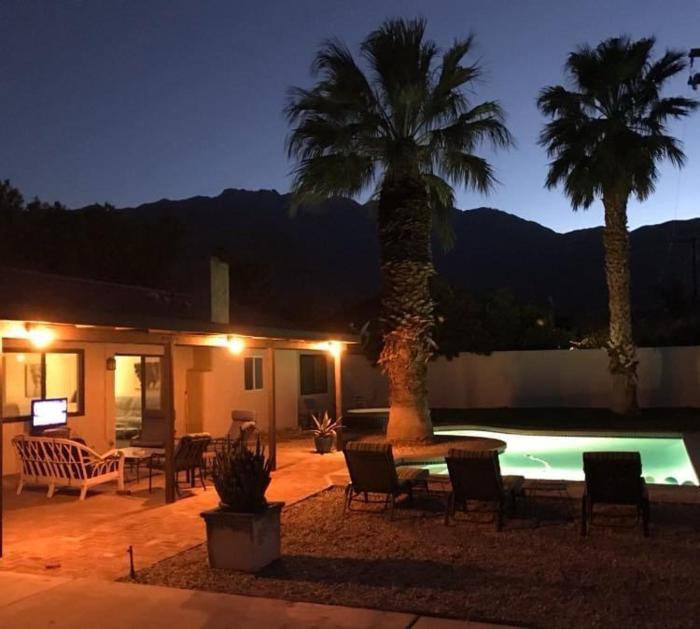 Palm Springs Mountain View Pool House