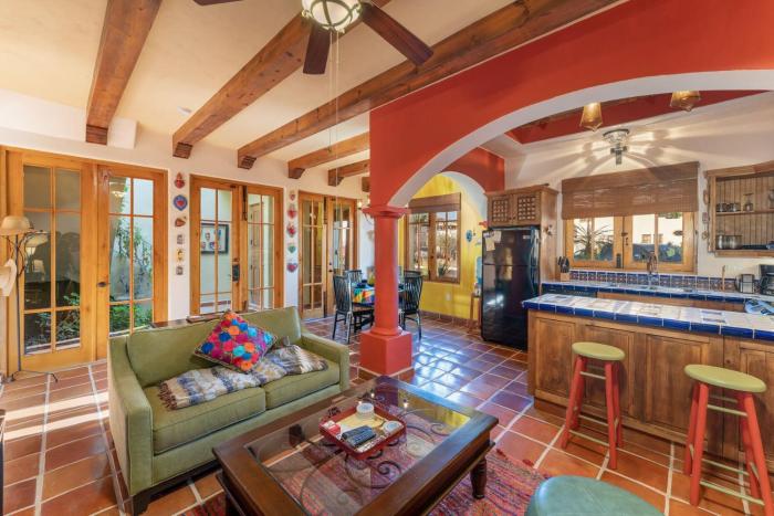 Casa Juanchi Mountain views and just steps from restaurants, pool, and the beach of Loreto Bay