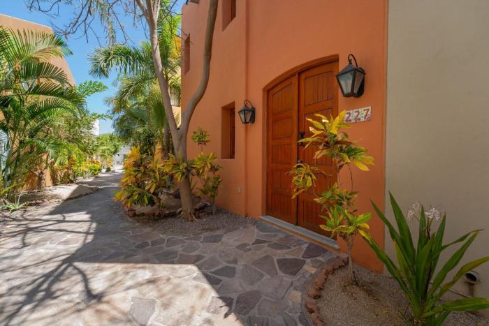 HomeAgua viva area near tennis courts