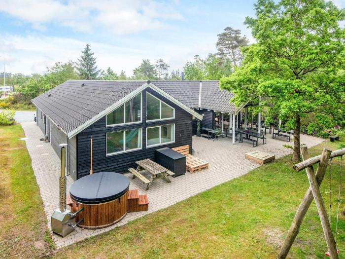 5 star holiday home in Henne