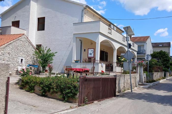 Rooms with a parking space Sveti Filip i Jakov, Biograd - 27492