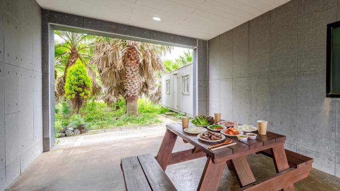 Seogwipo J-Cube Pet-Friendly Pension