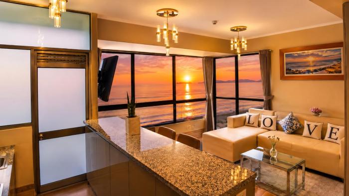 "Oceanfront 3BR, Home Office, Pool, Gym, Sauna, BBQ, Fast Wifi, Play area and Free Parking"