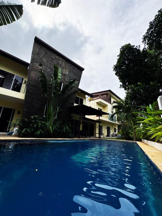 The Transient Villa Hotel and Suites