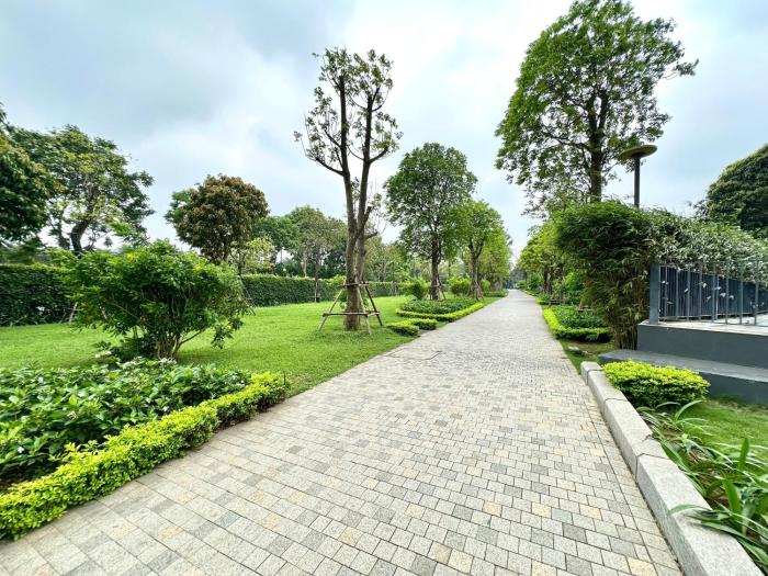 Peaceful Luxury Residence with Beautiful View at Green Bay Hanoi District