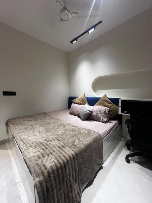 Ivory stays Cozy Urban Escape Premium studio near rapid metro 55-56