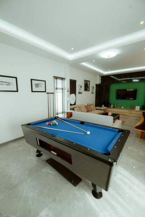 V house 1