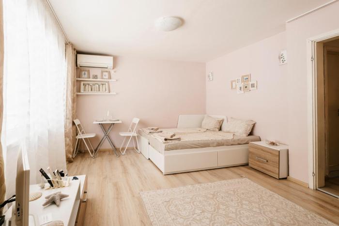 Studio 5 minutes from the beach and the city center