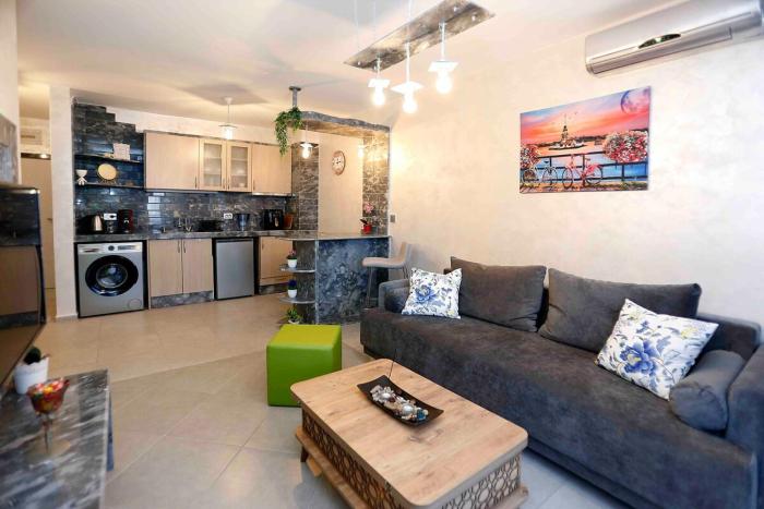 Nicoles Sunny Apartment Home2Host