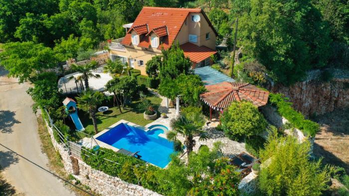 Hacienda Anna by Villas Guide