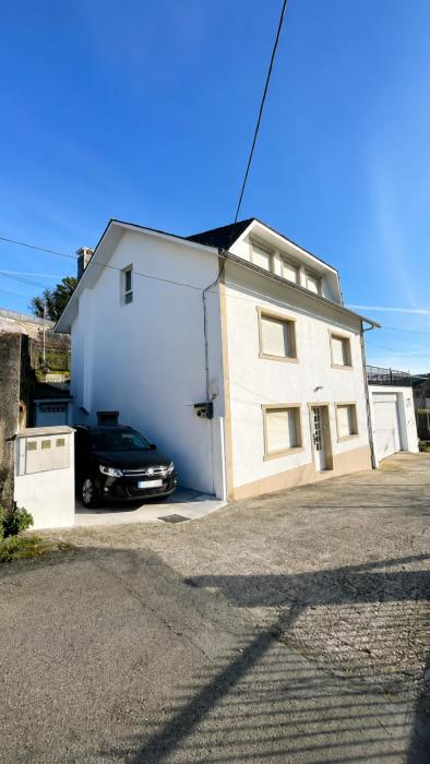 A casa dos avós - Spacious house with garage in Noia