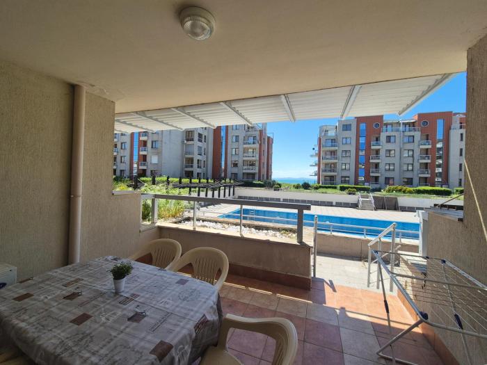Helios Beach Apart Garden