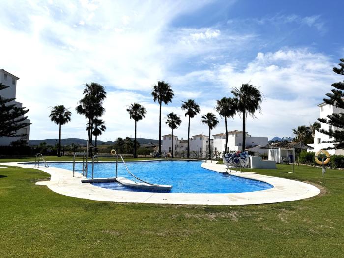 Casa Feliz - Stunning 2 bed Penthouse in Manilva with pool, sea and mountain views, close to the beach and facilities