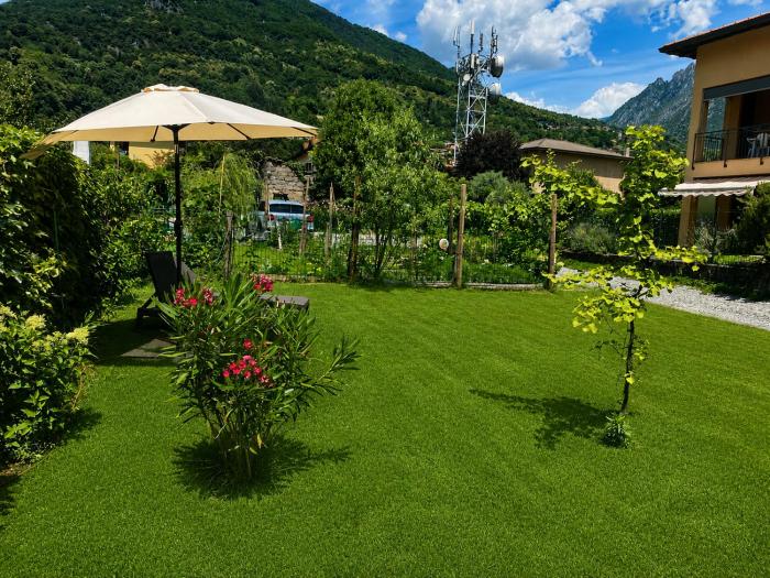 Lilly Garden Lago Lugano with private parking garden and air conditioning