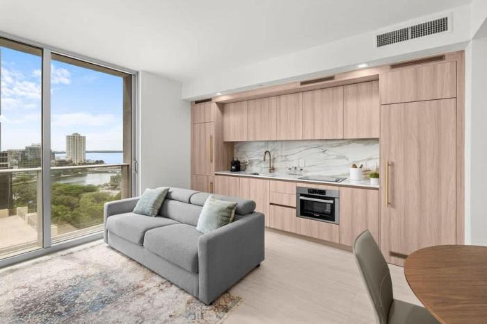 Brickel VIP Retreat 1BR - Only Monthly Stay- Pool , Gym and Business Center