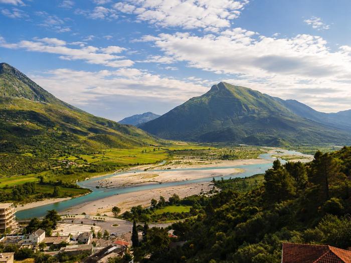 Vila Përmbi Tepelenë