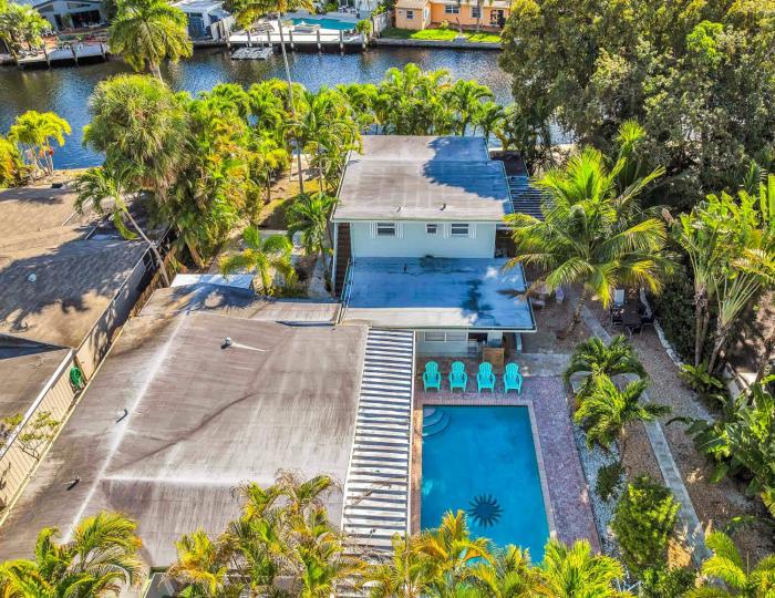 Salt & Palm - Boutqiue Waterfront Villa