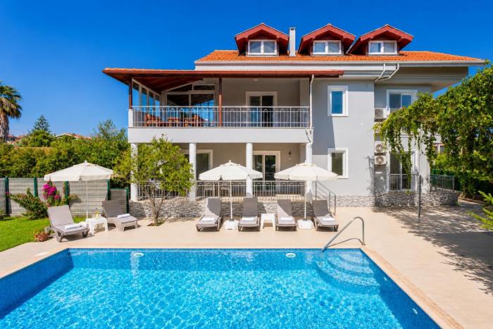 Daisy Villa