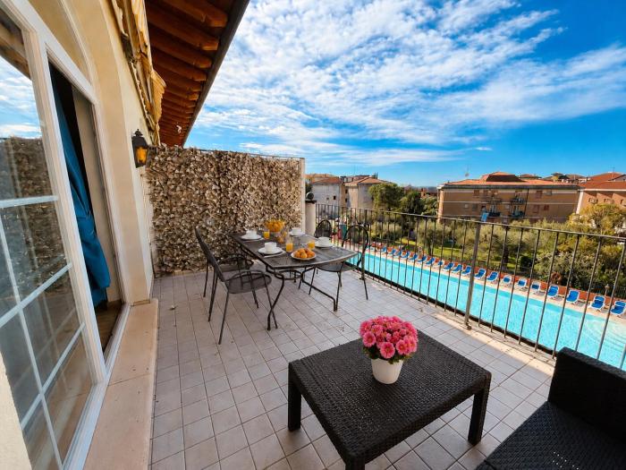 Appartamento 312 by Theater Home
