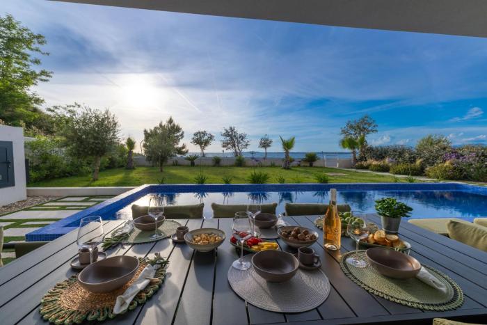 Adria Resort SEAFRONT Luxury Villa A Private Pool