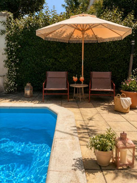 Maison avec piscine en ville