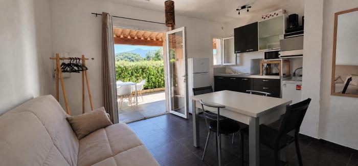 Studio Dolce & Vita A1 avec piscine et terrasse