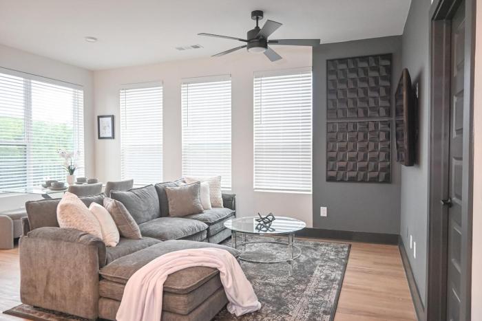 Alease Luxe Retreat Luxury 2BR Sleeps 4