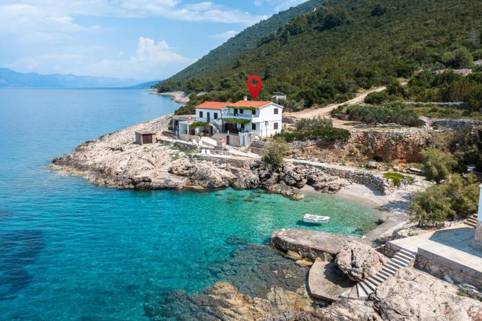 Seaside secluded apartments Cove Virak, Hvar - 12321