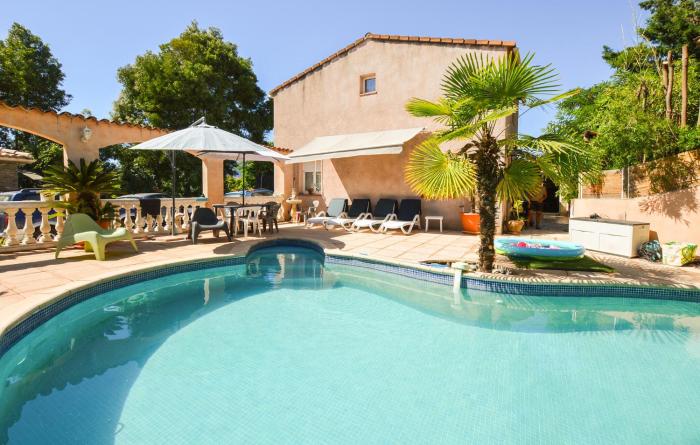 Nice Home In Mezzavia With Outdoor Swimming Pool