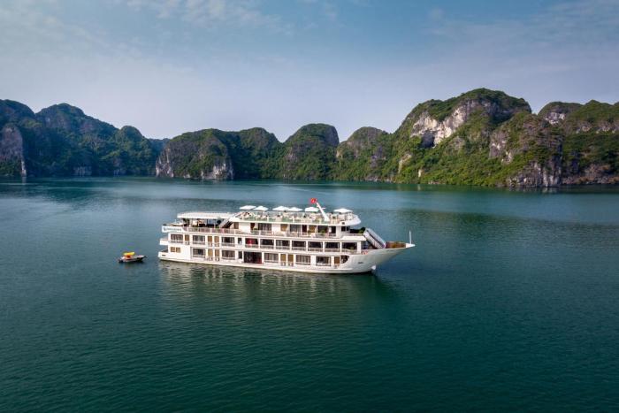 Amanda Pearl Cruise Ha Long Bay