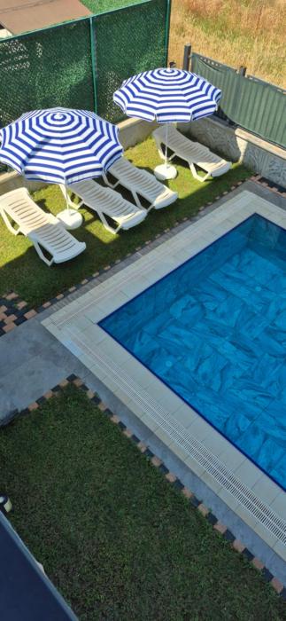 Denis House havuz sauna ve jakuzi hadi gelin