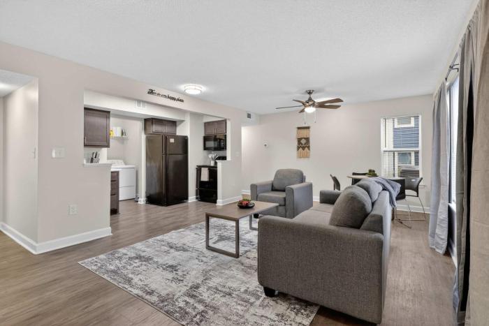 New Bright & Furnished Home Base Near USC