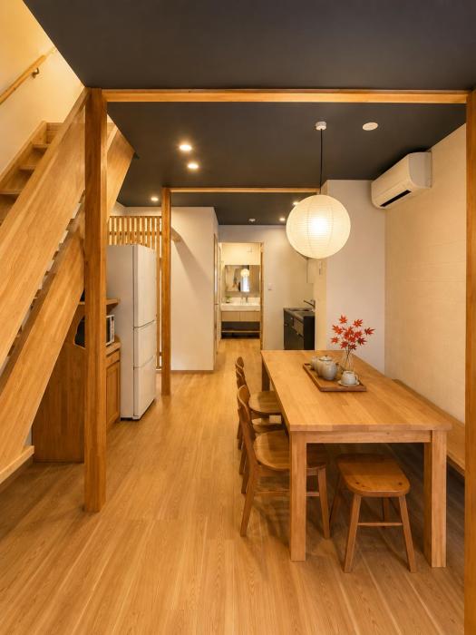 3-Min Walk to Tengachaya Entire Japanese Townhouse Direct to Namba & KIX Sleeps 8