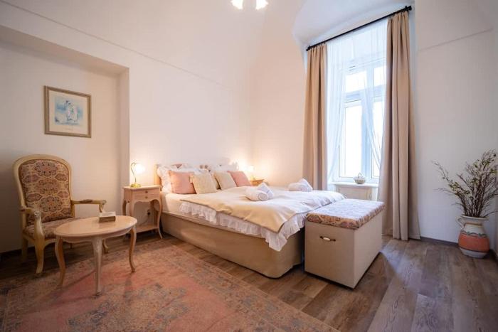 The Royal Hlavna - Balcony Apartment
