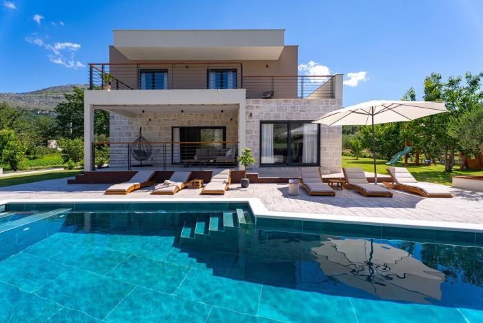 NEW! Stylish 4-Bedroom Villa Agrosa with 30 m2 Private Pool, Hydromassage, Finnish Sauna and Fun zone