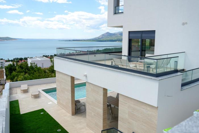 Villa Bella Vista with heated pool