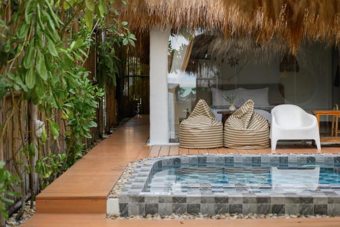The Sea Breeze Pool Villa Bangphra Bangsaen