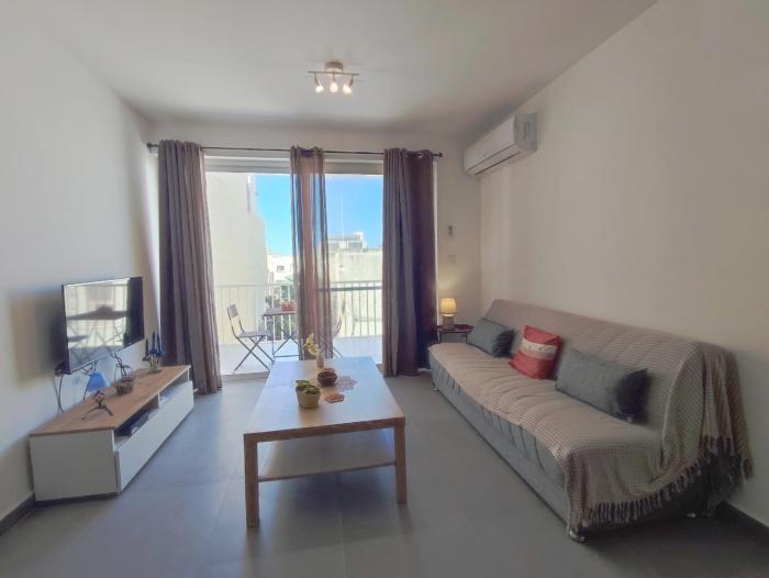 Bright & spacious 2 bedroom apartment with terrace GZ-YPIZ1-1