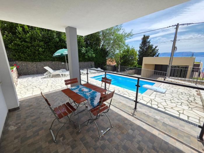 Apartment INES 1 with terrace, outdoor pool