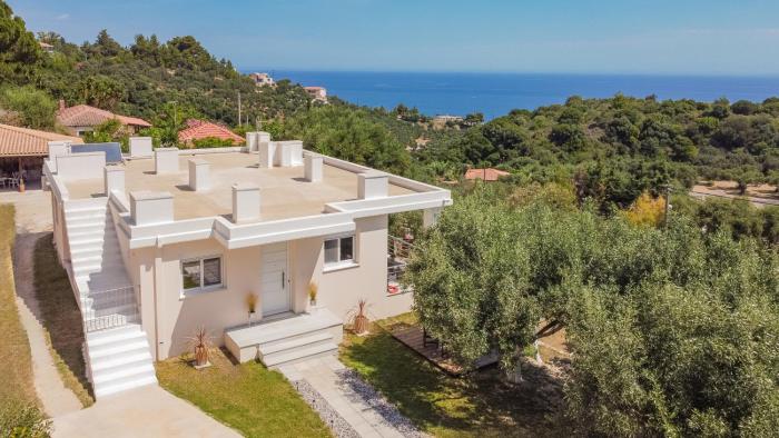Thomas & Elena Holiday House