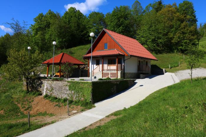 Valley View Holiday Home with Sauna Mrak