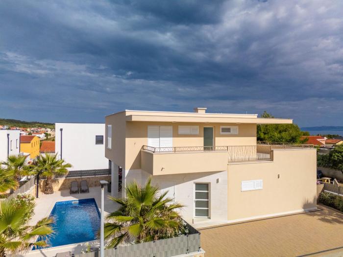 Villa Smratine - Luxury Villa with Pool in Vir